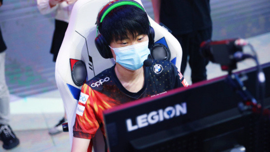 重压之下的 重压之下的